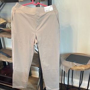 Tan trousers uniqlo ultra stretch dry ex tapered pants NWT sz Medium soft chic